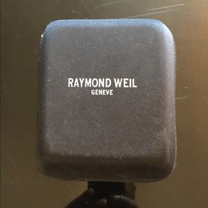 Raymond Wells wristwatch Authentic